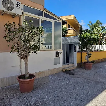 Holiday home Casa Vacanze Andrea Trapani